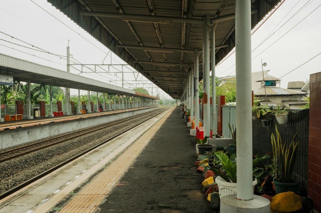 Rumah idaman minimalis modern, lokasi strategis dekat Stasiun Bojong Gede, akses mudah transportasi.