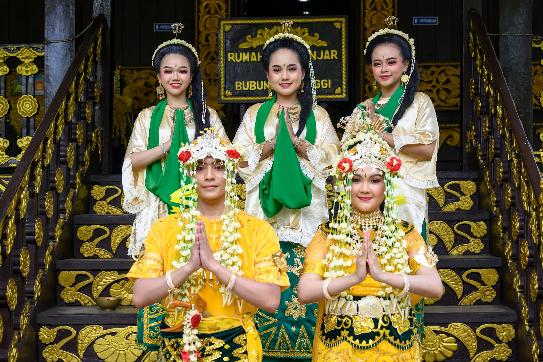 Rumah modern strategis dekat pusat kuliner Pakansari, Bogor, cocok untuk investasi atau hunian keluarga.
