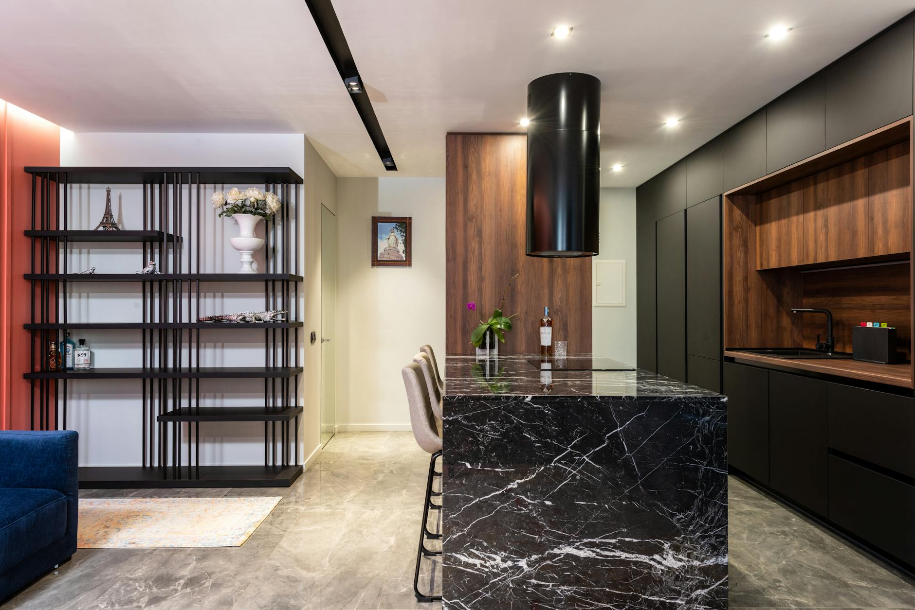 Rumah modern lantai granit mewah di Bogor, interior elegan dan minimalis.